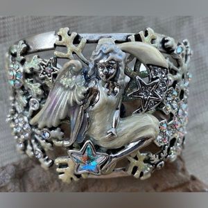 Kirks Folly Collectors Piece- Vintage Snowflake Fairy Cuff Bracelet - EUC